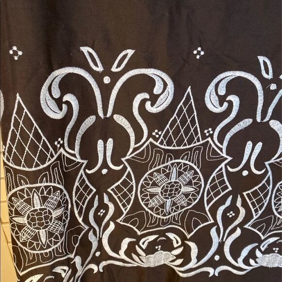 Ann Taylor loft embroided skirt - Picture 1 of 6